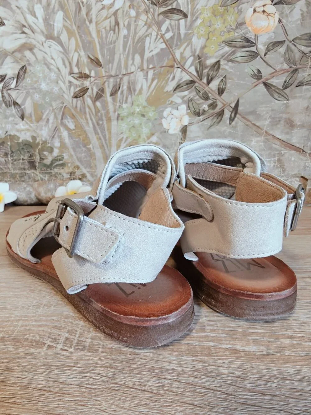 NIB Miz Mooz Fifi Linen Leather Studded Ankle Strap Sandals Sz 39